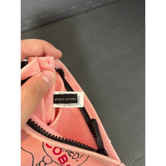 Marc Jacob’s x‎ Peanuts Snoopy Pink Canvas Graphic Print The Pouch Wristlet - Picture 7 of 11